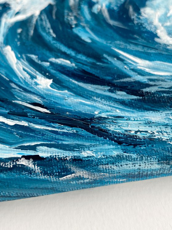 Blue Ocean Coastal Wave