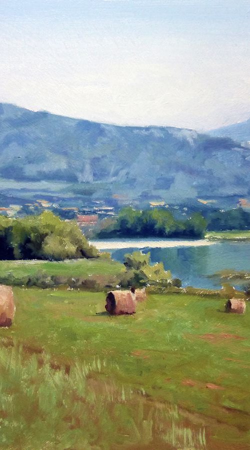 Hay bales to Serres by Pascal Giroud