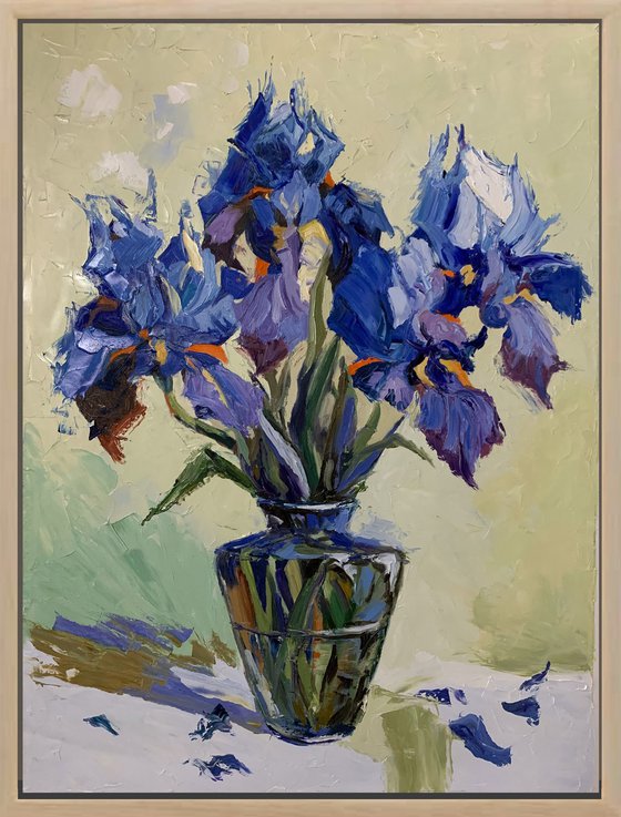 Iris Majesty in Glass.