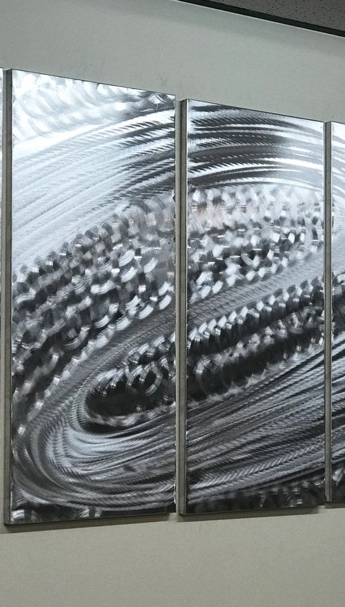 Silver Swirl by Dong Su