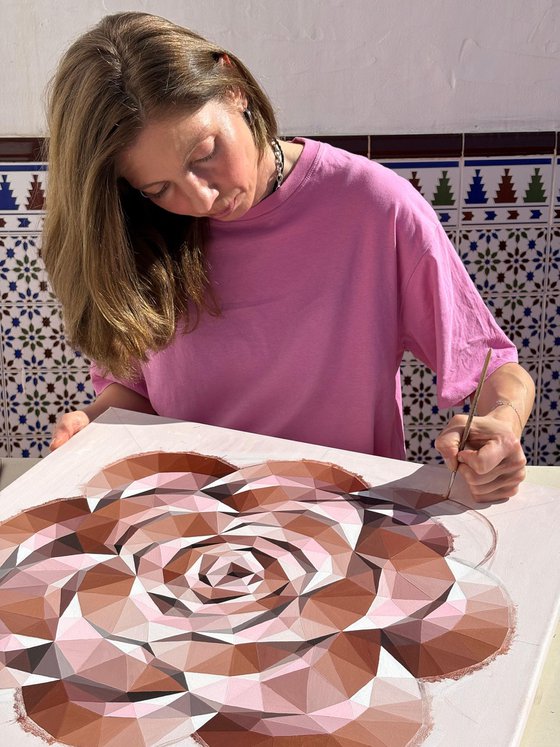 GEOMETRIC GOLDEN TEA ROSE