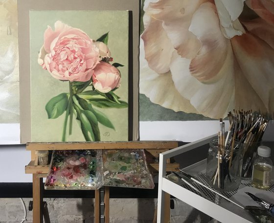 small bouquet of pink peonies
