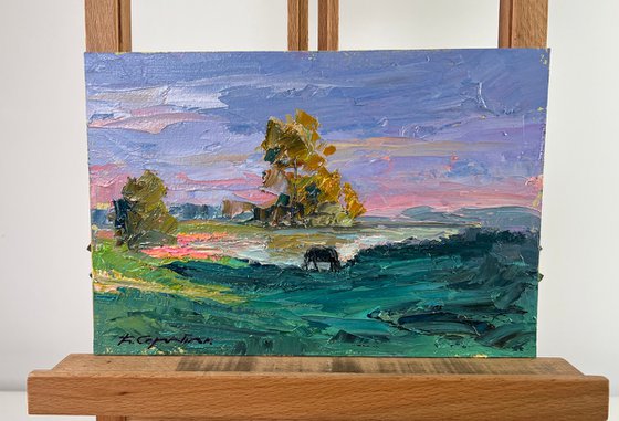 A Quiet Night Passes Among the Grasses