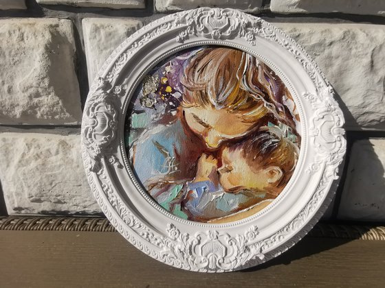 Oil Painting with mother and child in a round frame, Motherhood paiting, Baby painting