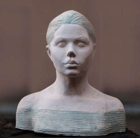 Sculpting the Female Portrait in Clay