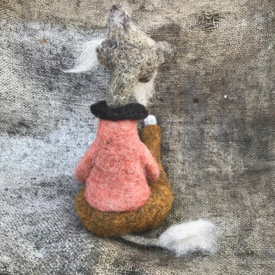 Grenadine, felted wool cat
