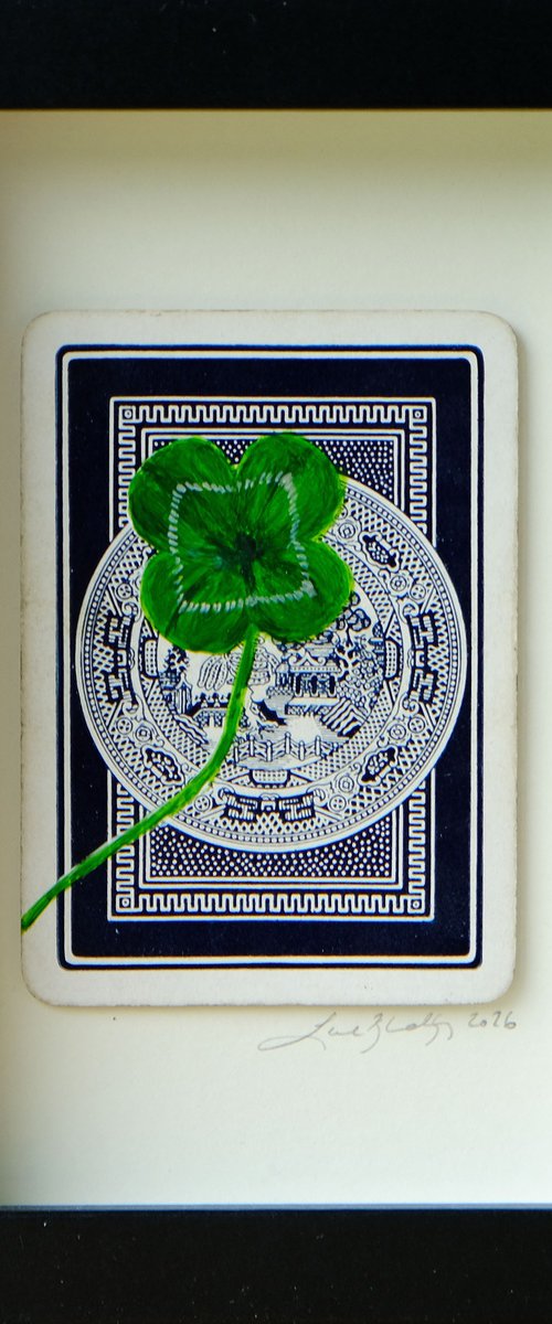 A little bit of luck (blue circle) by Lene Bladbjerg