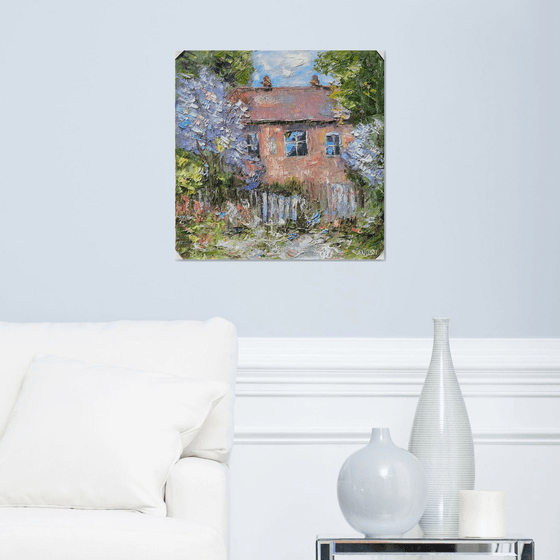 The Old House in Lilacs