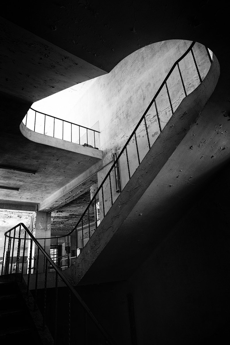 Photorealistic Cityscapes Photograph By Christian Schwarz, 24 X 17, Heartlevel Up, Original Artwork