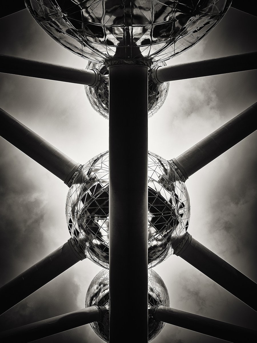 Atomium III by JGC Braticius