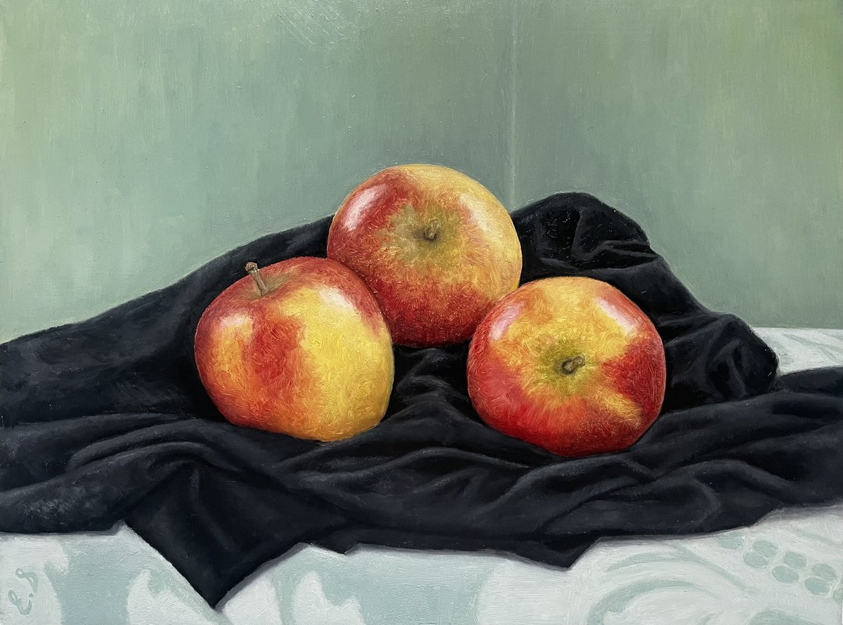 Apples on cloth by Emma Sperring