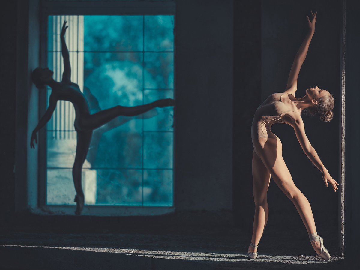 ballerinas by Dan Hecho