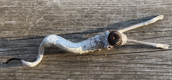 LUNA, offbeat small sculpture