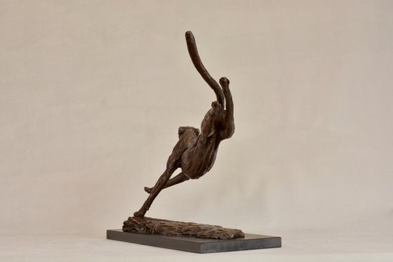 Running Cheetah Bronze Resin