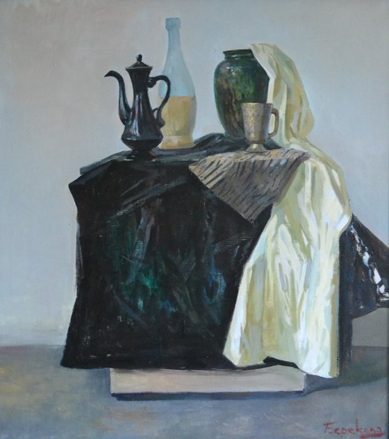 Still life with a black teapot and a green pot
