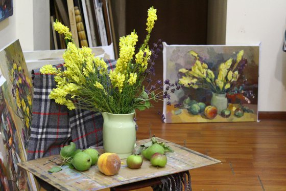 Still life with green flowers