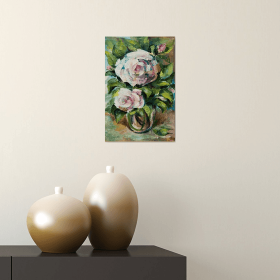 ROSES IN VASE