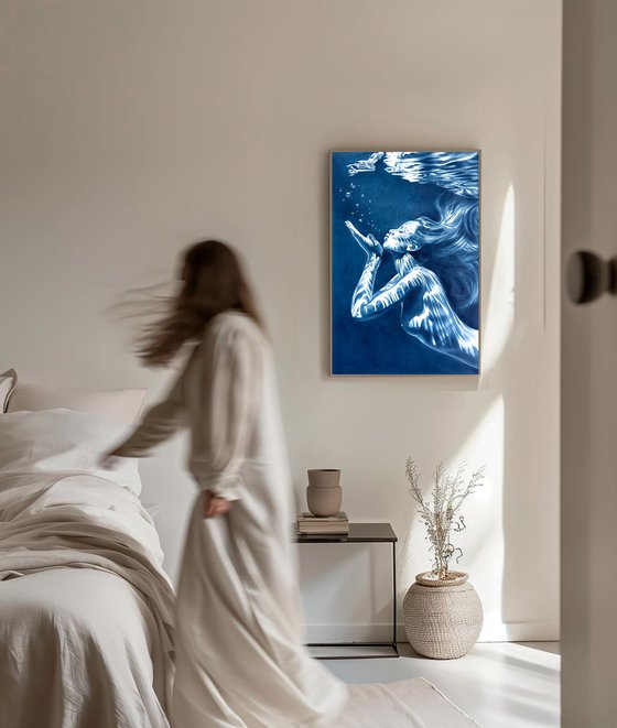 Mermaid's Kiss – Underwater Female in Blue