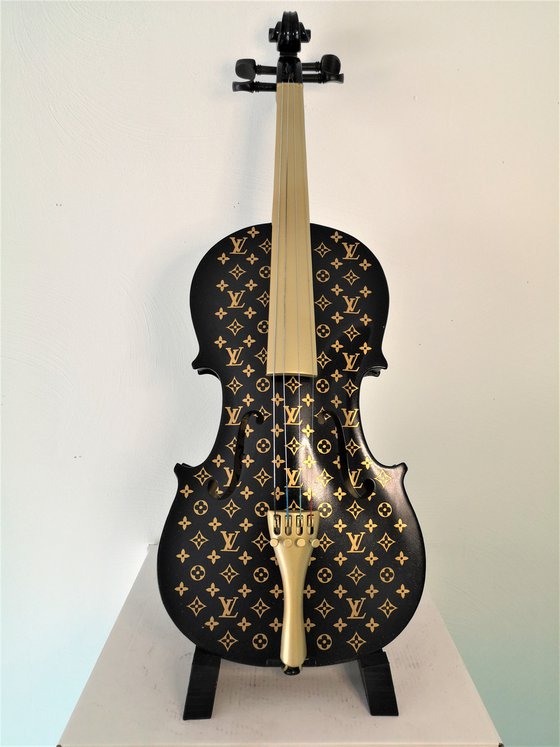Håndbog Bagvaskelse Afskrække The Louis Vuitton violin - Black widow Mixed-media sculpture by Brother X |  Artfinder