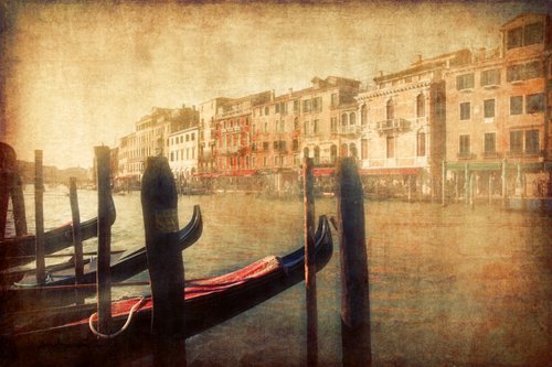 Venice in light by Nadia Attura