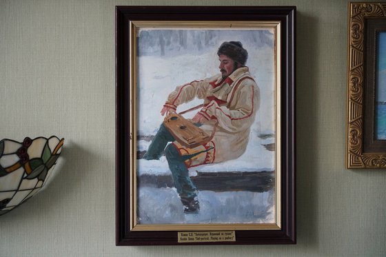 Self-portrait playing the gusli