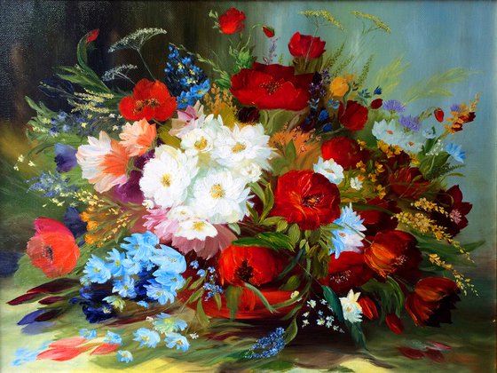 BOUQUET OF WILDFLOWERS - Nice still life. Bouquet of red poppies. White daisies. Summer. Flower garden. Pleasantly. armful.