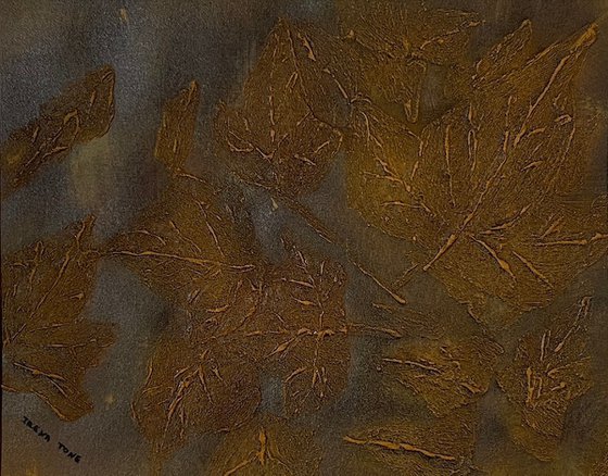 Brown tree leaves