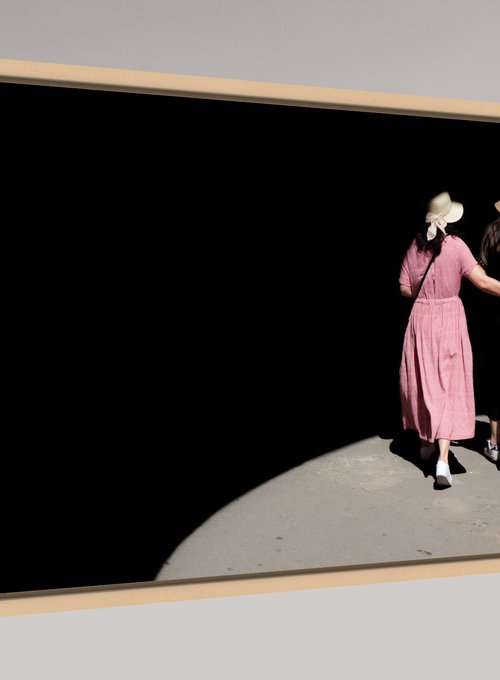 Les Chapeaux qui s'Aiment by Hyun De Grande