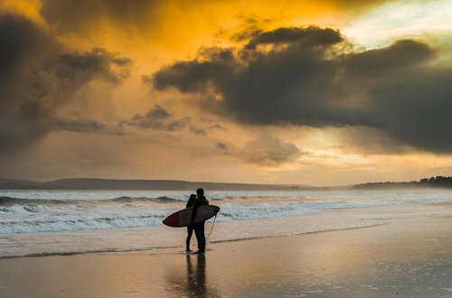 SURFER'S IN LOVE by Andrew Lever
