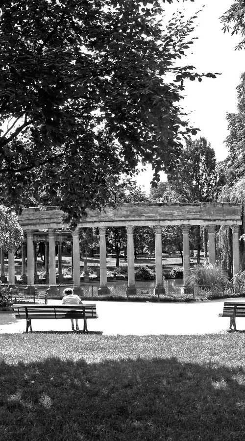 Colonnade du Parc Monceau by Alex Cassels