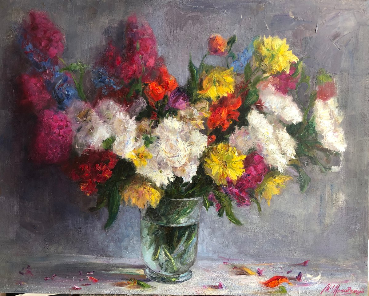 Summer bouquet in a glass vase by Max Schepkovskiy