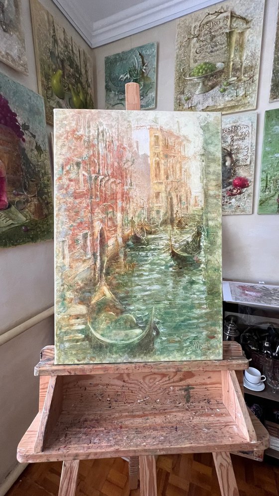 Romantic	Venice canal