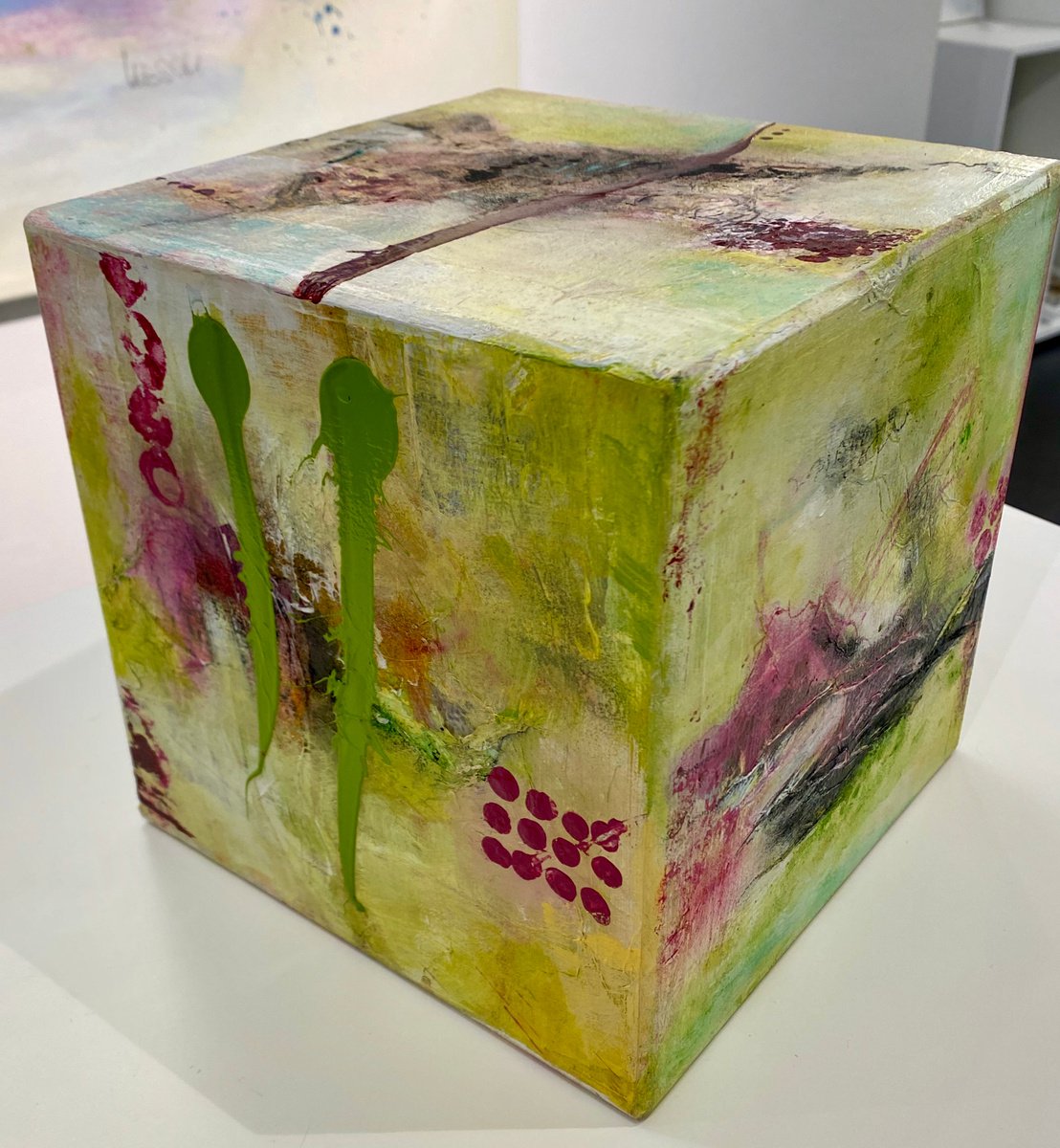 Art-Cube Pink by Kirsten Schankweiler