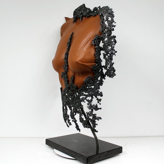 Belisama Julliana - Leather and steel bronze lace bust woman sculpture