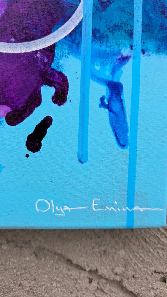 Minimal Outside, Maximal Inside