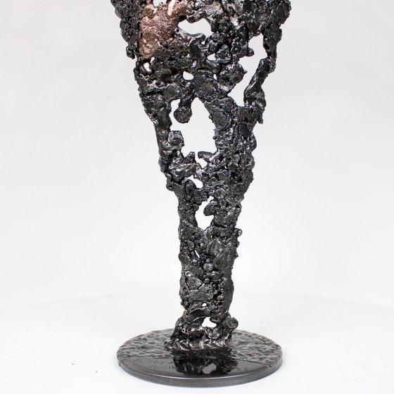 Pavarti Impromptue - Body woman metal artwork - steel, bronze lace