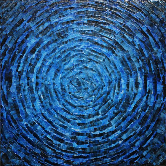 Concentric blue shine