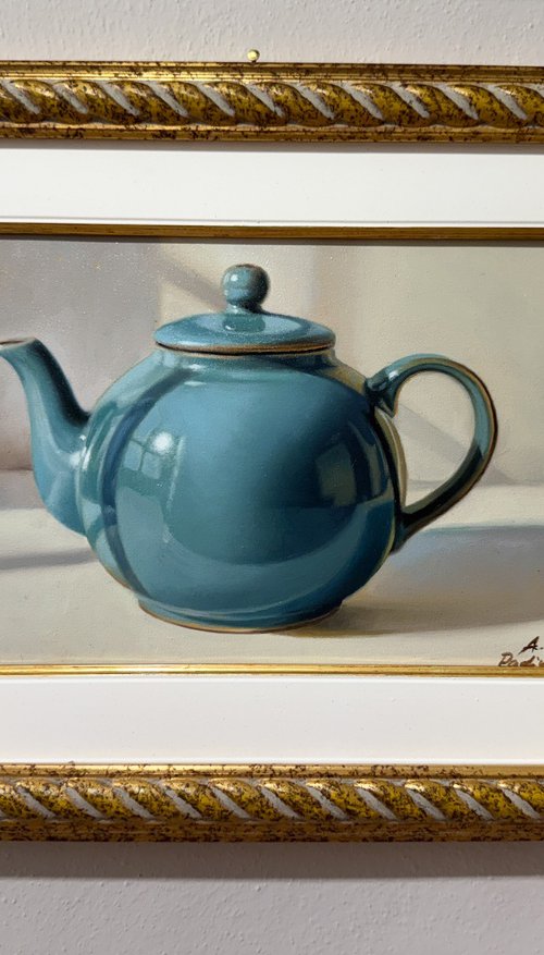 Teapot by Alessandra Pagliuca