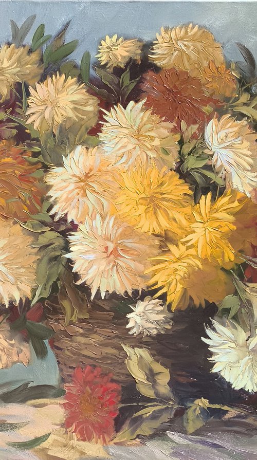 Chrysanthemum Cascade by Kamo Atoyan