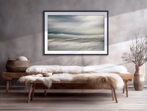Fading stillness