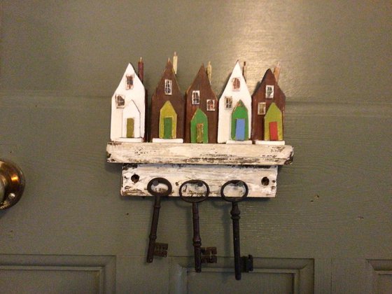 OLD MINERS COTTAGES .           KEY HOLDER.