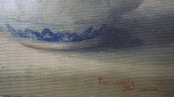 Teapot with yellow flowers