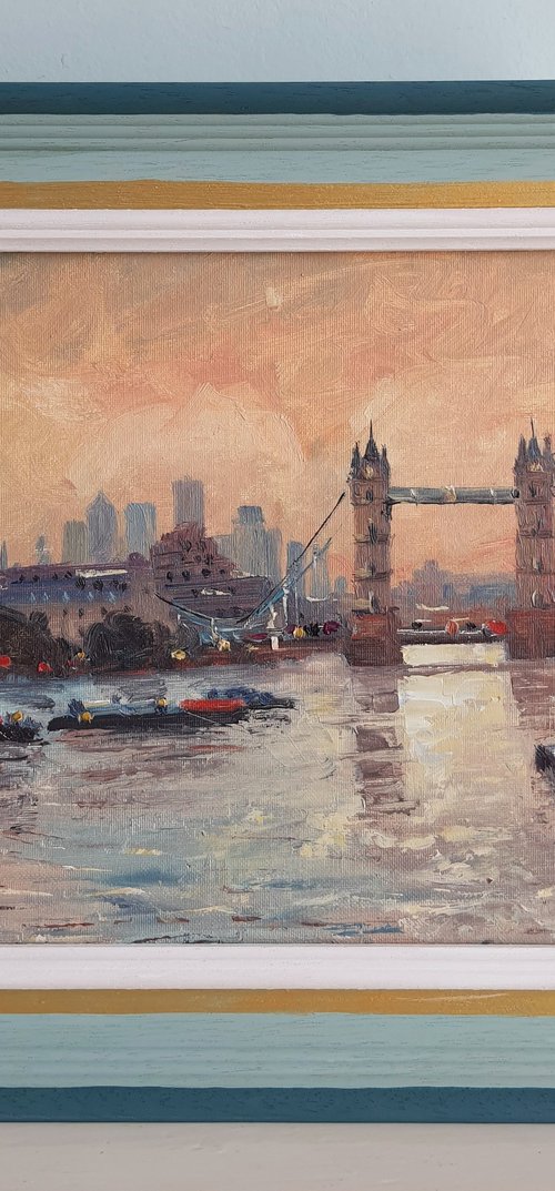 Tower Bridge London by Roberto Ponte