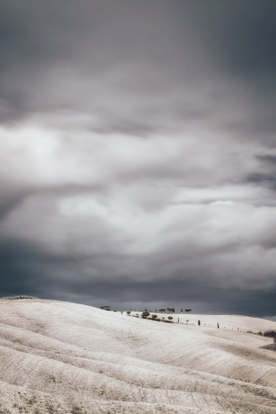 Tuscan rolling hills before the storm (studio 2)