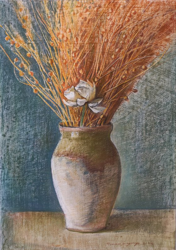 Linen with artificial flower