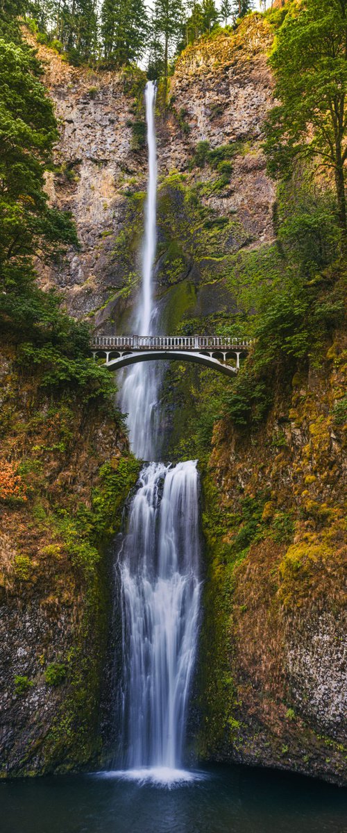 MULTNOMAH FALLS by Harv Greenberg