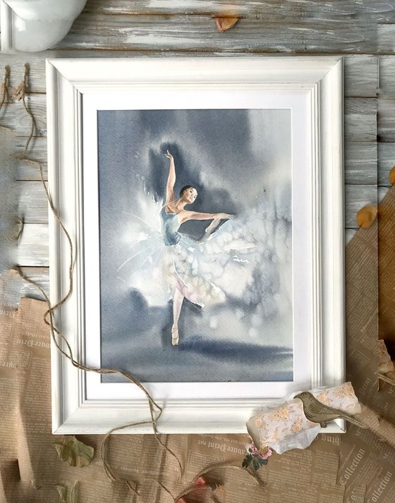 Ballerina in gray