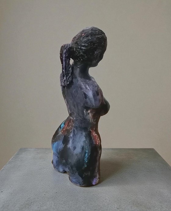 Woman, sculpture made in clay