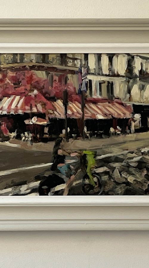 Cycling in Paris by Simon Zekaria
