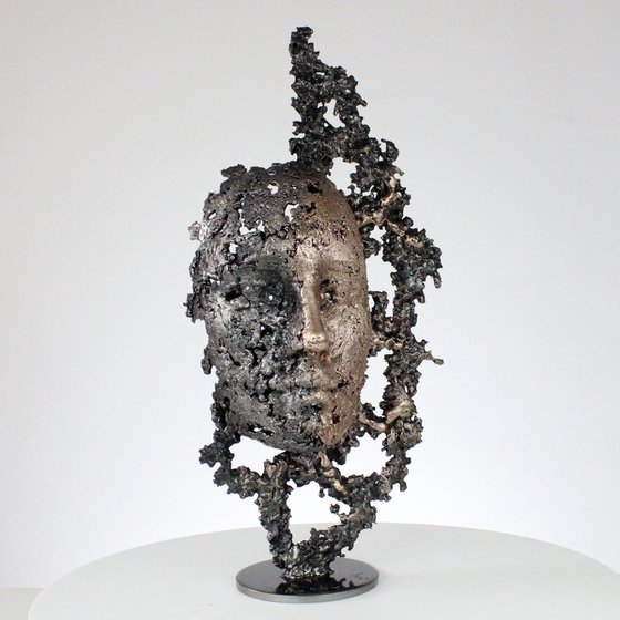 A tear 52-21 - Face sculpture bronze steel